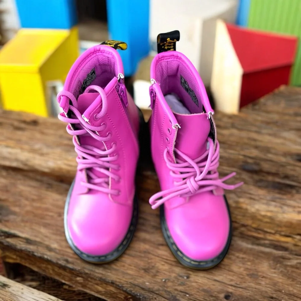 Dr. Martens junior 1460 NWOB  Pink Lace-Up‎ leather Boots w Chunky Sole zip side